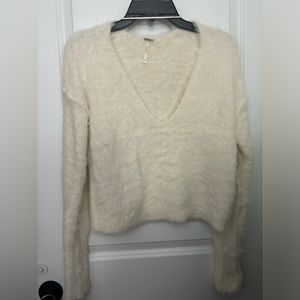 Free people fuzzy cream sweater xs nwt